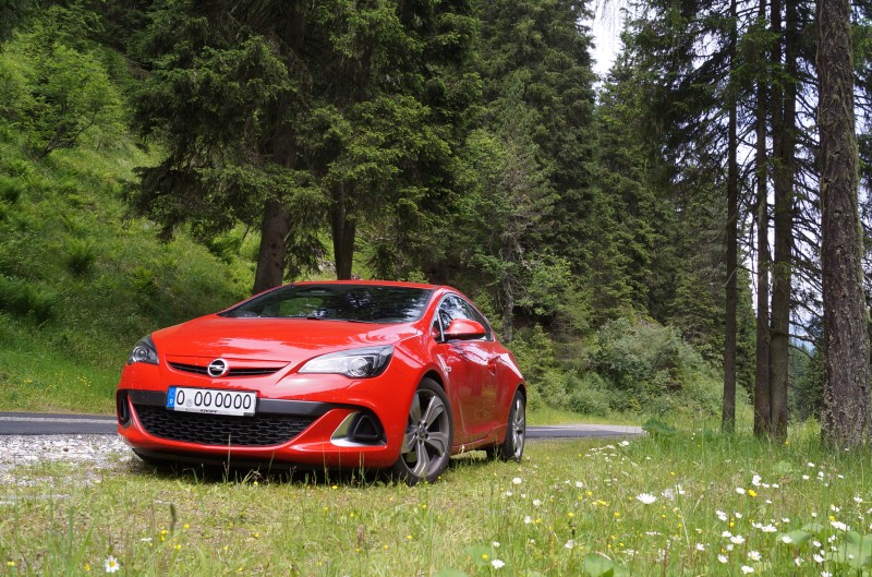 Opel Astra J GTC OPC